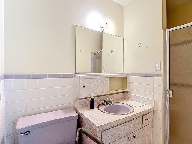 11328 N OAKLEAF AVENUE, Tampa, FL 33612