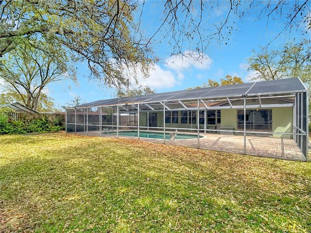 11328 N OAKLEAF AVENUE, Tampa, FL 33612