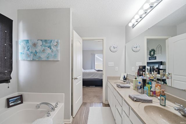 12634 Old Pond Road, Noblesville, IN 46060