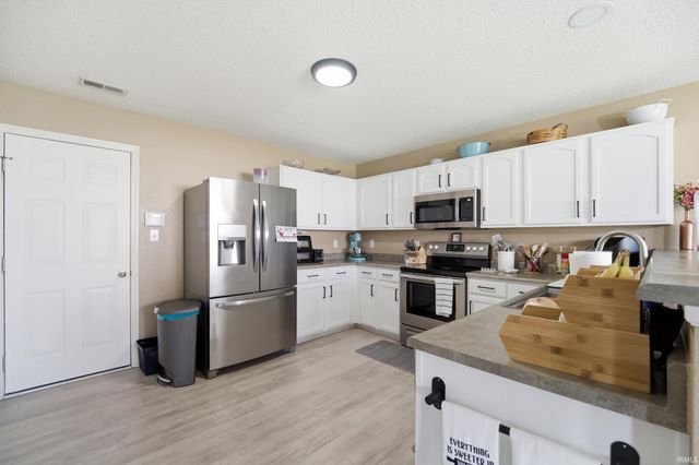 12634 Old Pond Road, Noblesville, IN 46060