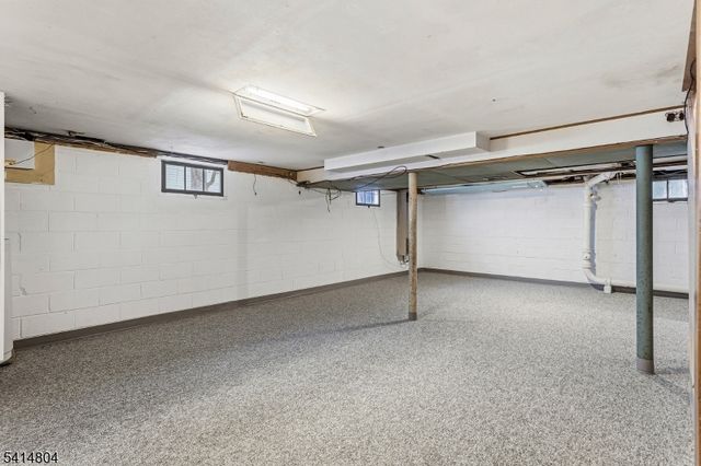 336 W Crescent Pkwy, South Plainfield Boro, NJ 07080