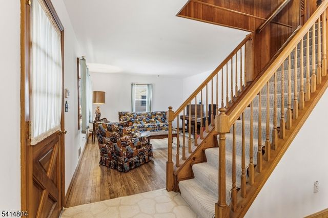 336 W Crescent Pkwy, South Plainfield Boro, NJ 07080