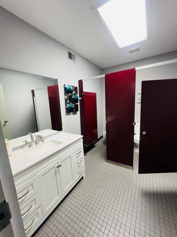 4777 E State Street 4-5-6, Rockford, IL 61108