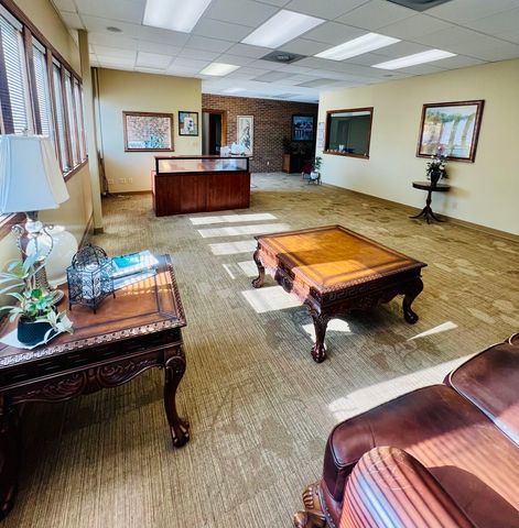 4777 E State Street 4-5-6, Rockford, IL 61108