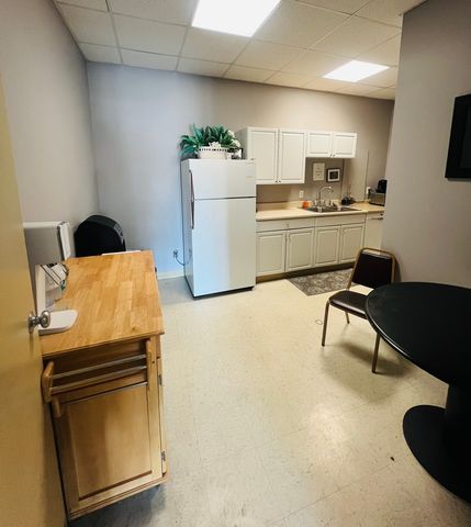 4777 E State Street 4-5-6, Rockford, IL 61108