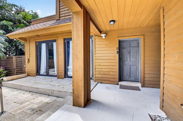 122 Andrews Avenue, Delray Beach, FL 33483