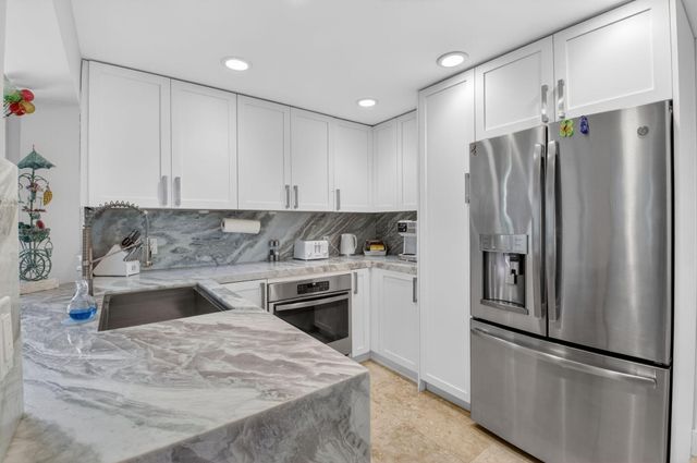 122 Andrews Avenue, Delray Beach, FL 33483