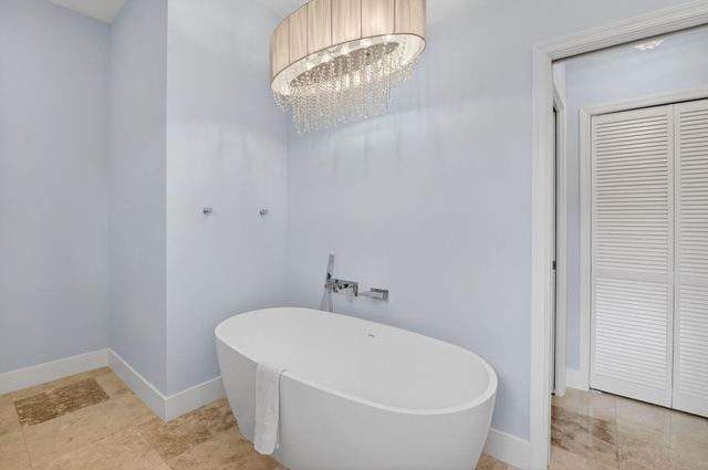 122 Andrews Avenue, Delray Beach, FL 33483