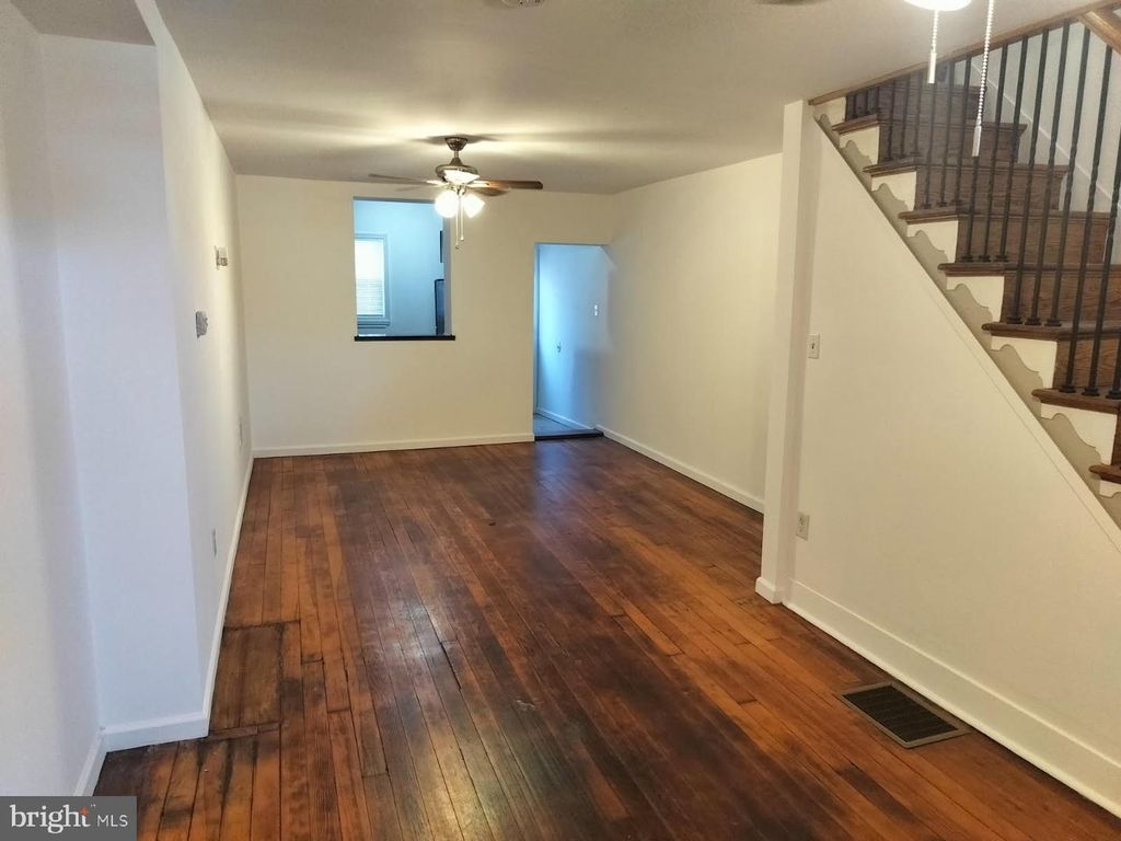 2528 S 28TH ST, PHILADELPHIA, PA 19145 — photo 2