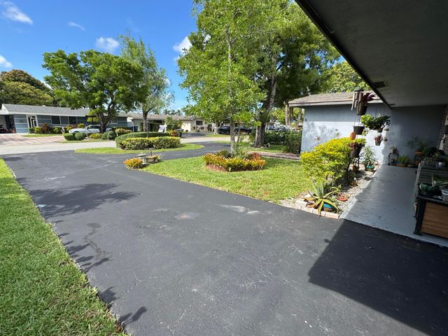 8780 NW 11th Street, Pembroke Pines, FL 33024