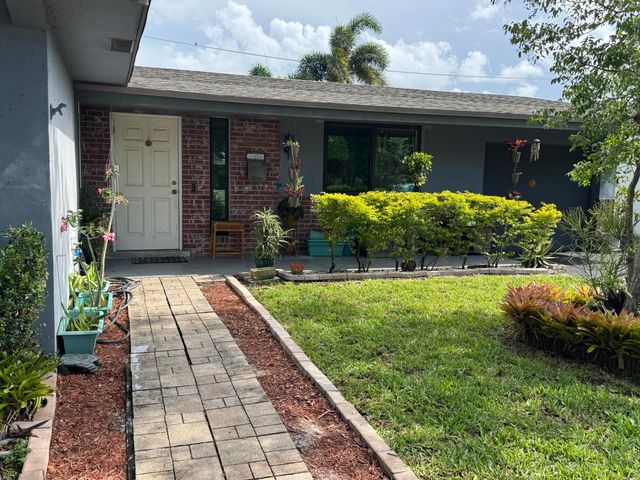 8780 NW 11th Street, Pembroke Pines, FL 33024