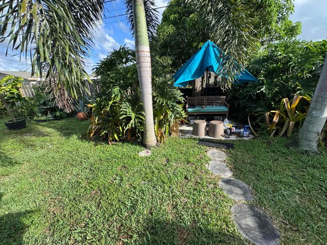 8780 NW 11th Street, Pembroke Pines, FL 33024