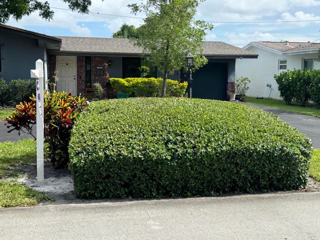 8780 NW 11th Street, Pembroke Pines, FL 33024
