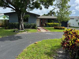 8780 NW 11th Street, Pembroke Pines, FL 33024