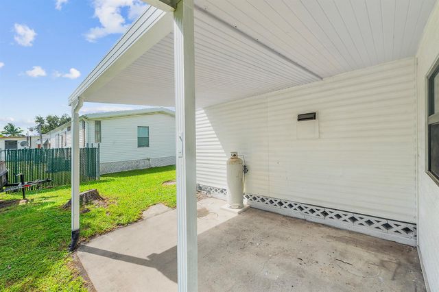 2886 SE La Palma Terrace, Stuart, FL 34997