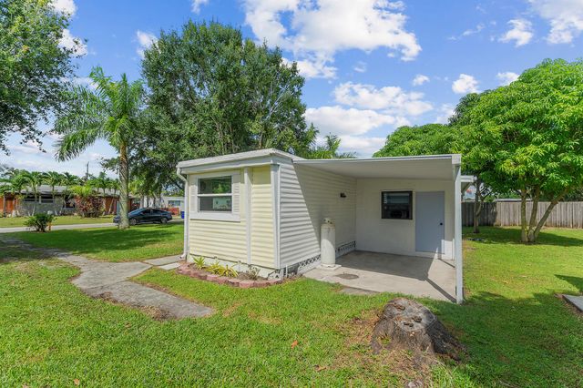 2886 SE La Palma Terrace, Stuart, FL 34997