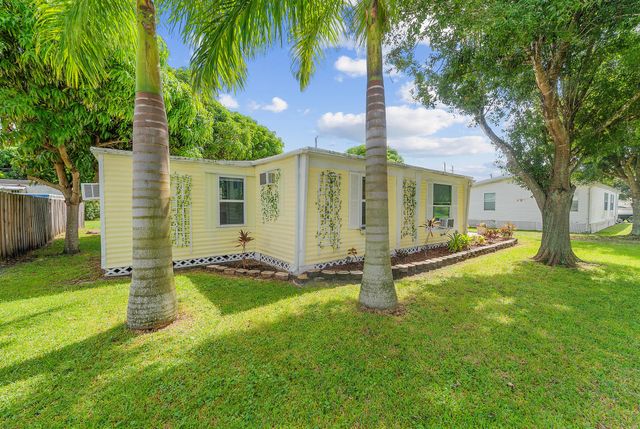 2886 SE La Palma Terrace, Stuart, FL 34997