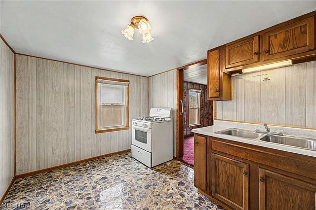 671 Stevenson Avenue, Akron, OH 44312