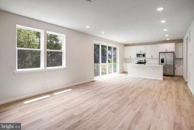 35606 PINE NEEDLE LN, Locust Grove, VA 22508