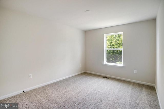 35606 PINE NEEDLE LN, Locust Grove, VA 22508