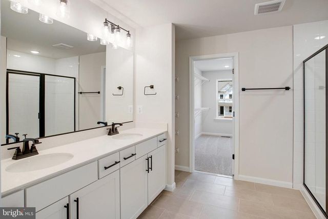 35606 PINE NEEDLE LN, Locust Grove, VA 22508