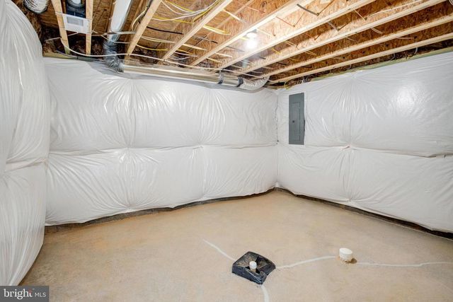 35606 PINE NEEDLE LN, Locust Grove, VA 22508
