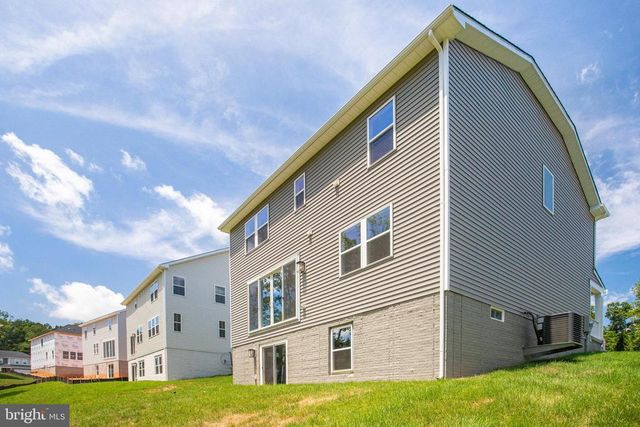 35606 PINE NEEDLE LN, Locust Grove, VA 22508