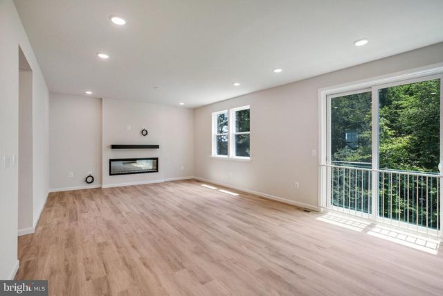 35606 PINE NEEDLE LN, Locust Grove, VA 22508