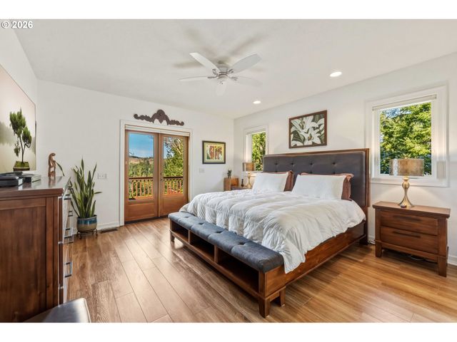 93621 LINKS Ln, Coos Bay, OR 97420