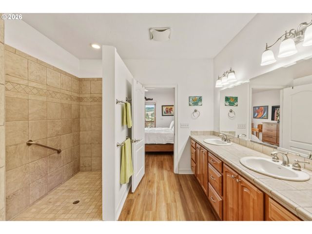 93621 LINKS Ln, Coos Bay, OR 97420