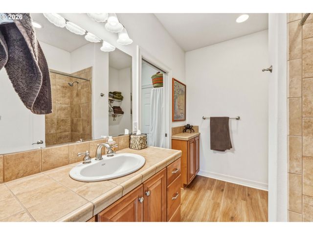 93621 LINKS Ln, Coos Bay, OR 97420