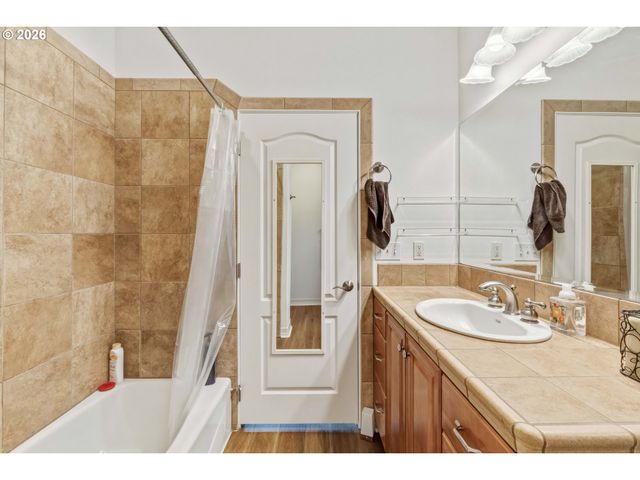 93621 LINKS Ln, Coos Bay, OR 97420