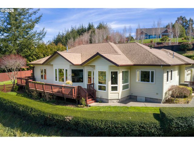 93621 LINKS Ln, Coos Bay, OR 97420