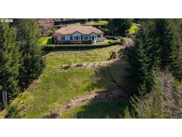 93621 LINKS Ln, Coos Bay, OR 97420