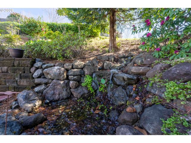 93621 LINKS Ln, Coos Bay, OR 97420