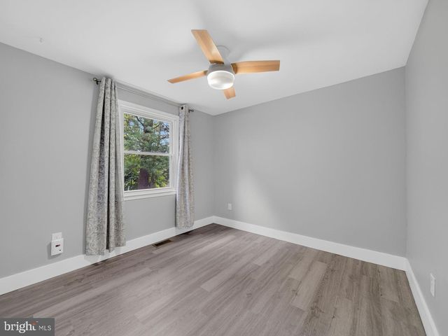 12670 MAGNA CARTA RD, Herndon, VA 20171