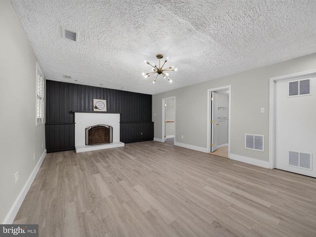 12670 MAGNA CARTA RD, Herndon, VA 20171