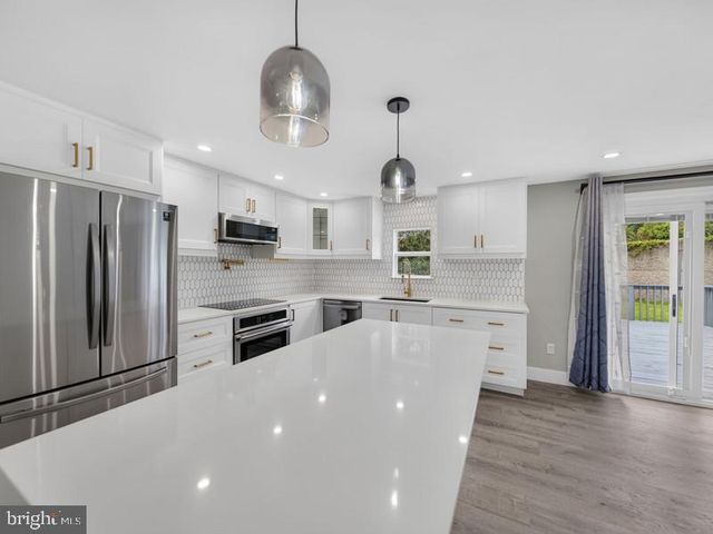 12670 MAGNA CARTA RD, Herndon, VA 20171