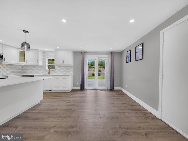 12670 MAGNA CARTA RD, Herndon, VA 20171