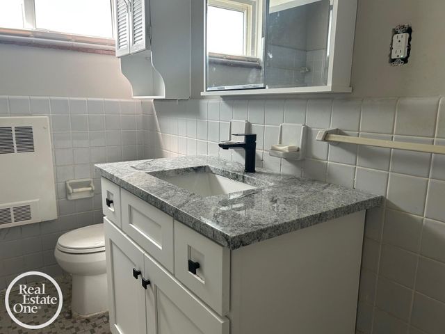 17560 Mack Avenue 10, Grosse Pointe, MI 48230
