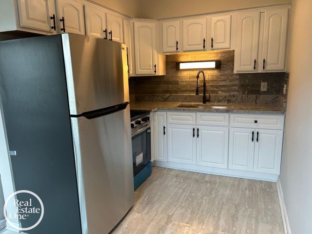 17560 Mack Avenue 10, Grosse Pointe, MI 48230