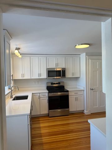 312 Edge Hill Rd, Milton, MA 02186