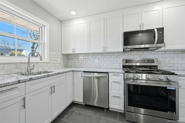 123 S Fordham Road, Hicksville, NY 11801