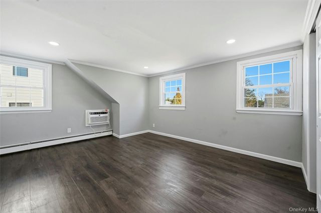 123 S Fordham Road, Hicksville, NY 11801