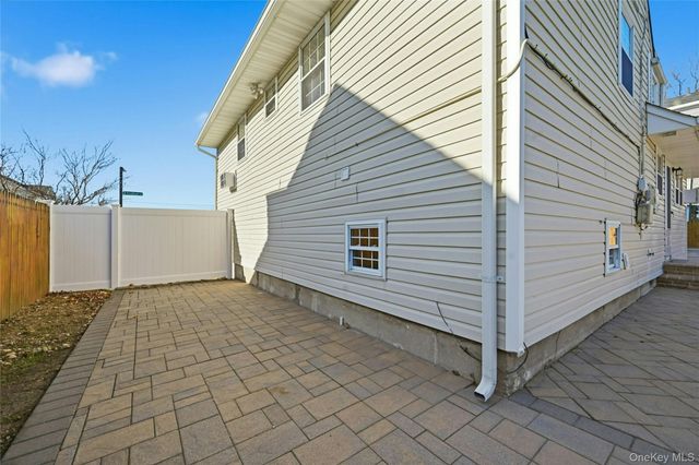 123 S Fordham Road, Hicksville, NY 11801