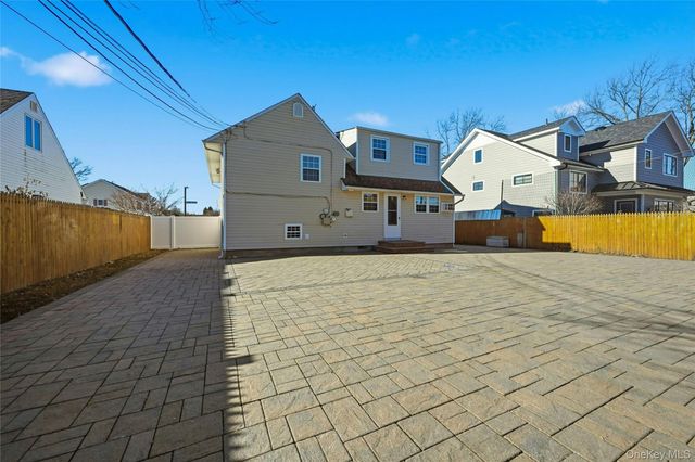 123 S Fordham Road, Hicksville, NY 11801