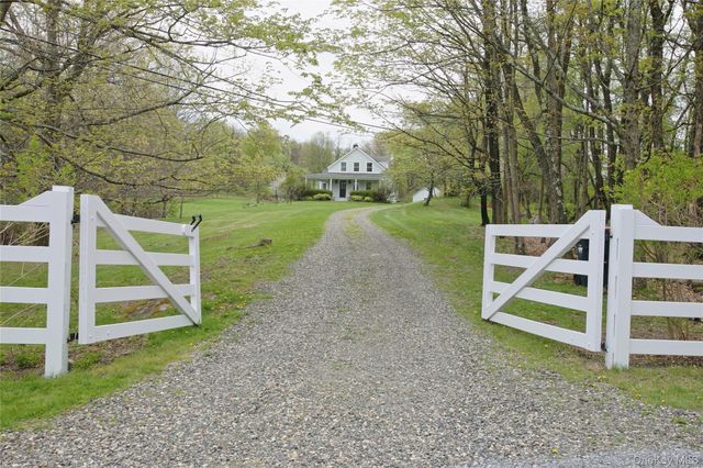 292 Mountain View Road, Rhinebeck, NY 12572