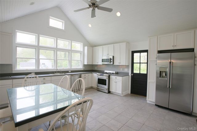 292 Mountain View Road, Rhinebeck, NY 12572