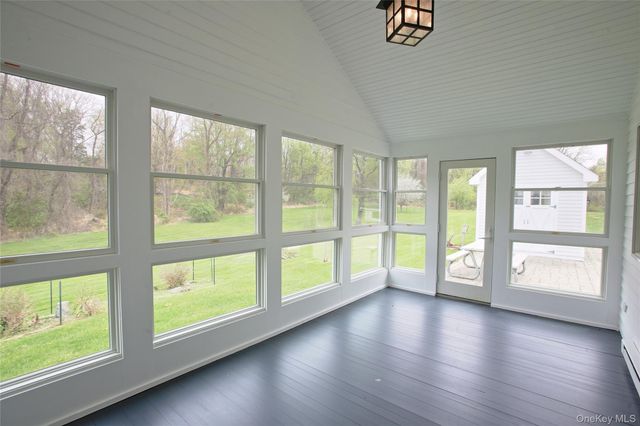 292 Mountain View Road, Rhinebeck, NY 12572