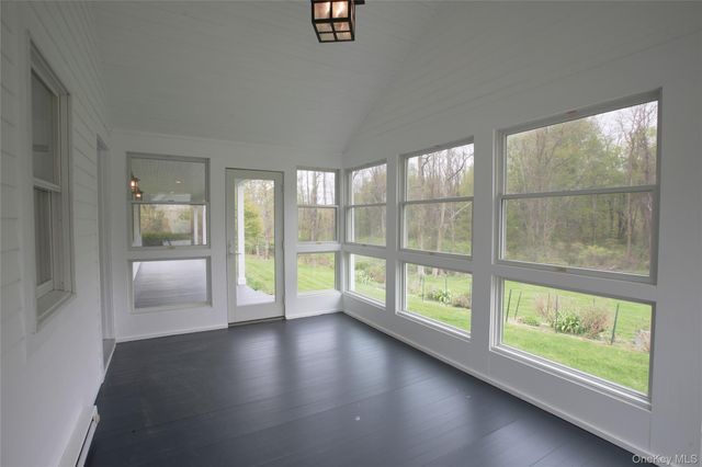 292 Mountain View Road, Rhinebeck, NY 12572